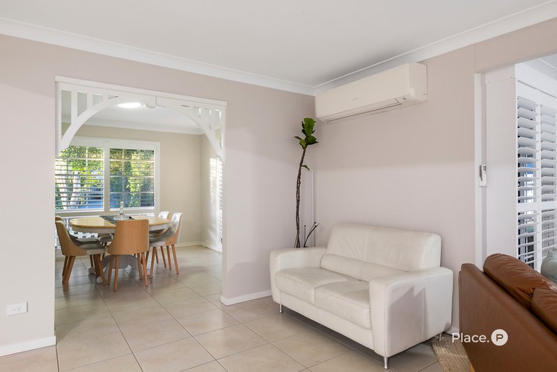 Photo - 32 Wyndarra Street, Kenmore QLD 4069 - Image 6