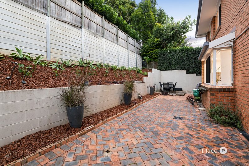 Photo - 32 Wyndarra Street, Kenmore QLD 4069 - Image 11