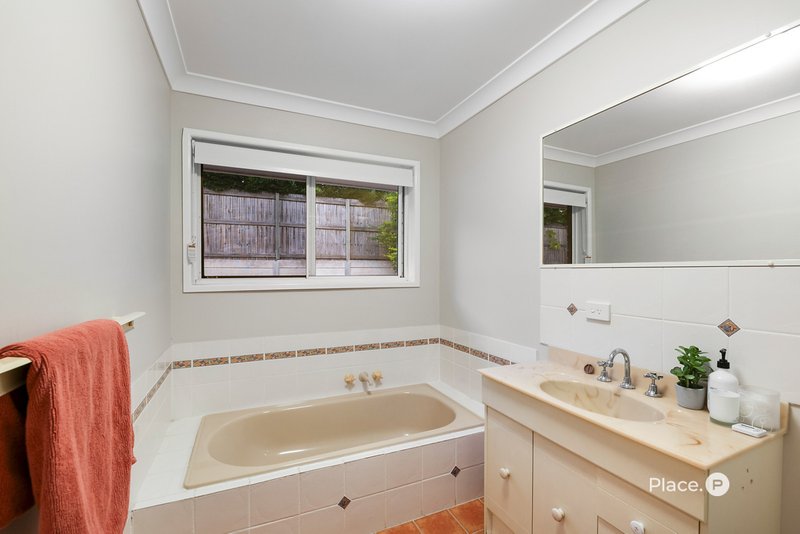 Photo - 32 Wyndarra Street, Kenmore QLD 4069 - Image 24