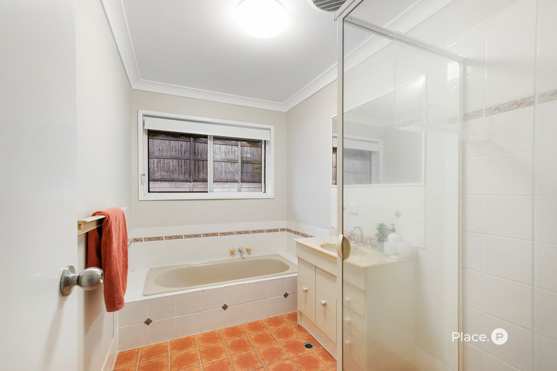 Photo - 32 Wyndarra Street, Kenmore QLD 4069 - Image 25