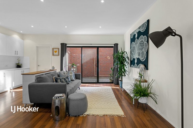 Photo - 32 Yates Street, Mawson Lakes SA 5095 - Image 6