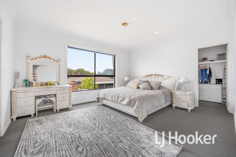 Photo - 32 Yorkshire Drive, Cranbourne North VIC 3977 - Image 15