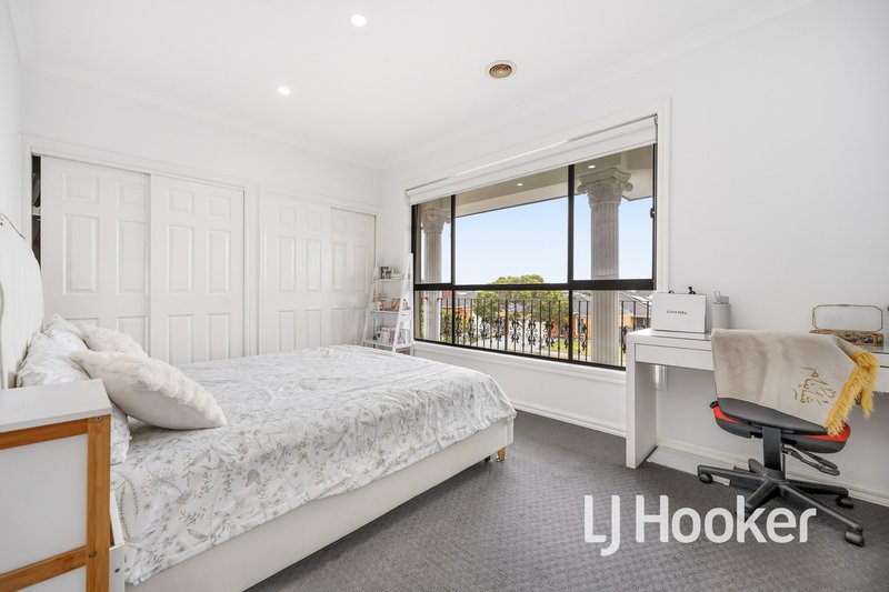 Photo - 32 Yorkshire Drive, Cranbourne North VIC 3977 - Image 19