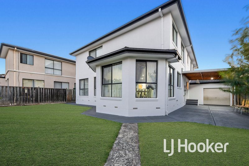 Photo - 32 Yorkshire Drive, Cranbourne North VIC 3977 - Image 23