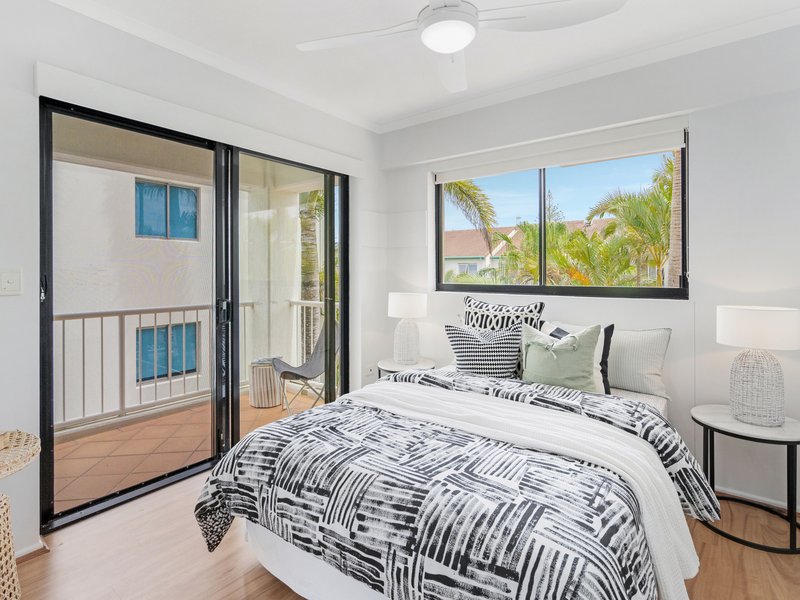 Photo - 3/20-22 Marine Parade, Miami QLD 4220 - Image 18