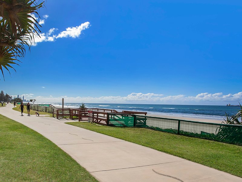 Photo - 3/20-22 Marine Parade, Miami QLD 4220 - Image 25