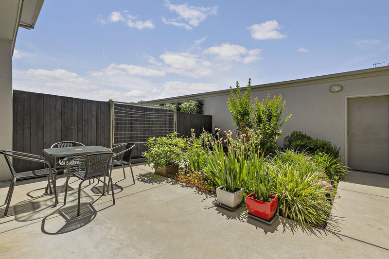 Photo - 3/20 Clare Burton Crescent, Franklin ACT 2913 - Image 12