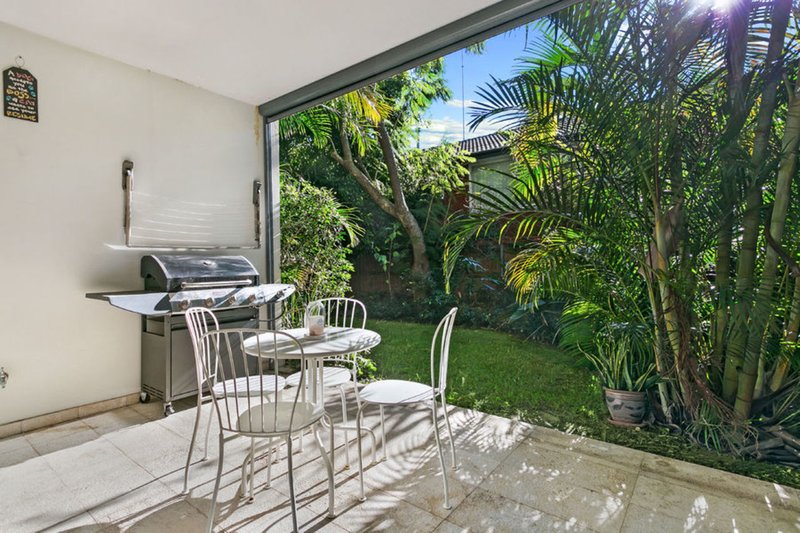 Photo - 3/20 Hawkesbury Avenue, Dee Why NSW 2099 - Image 3