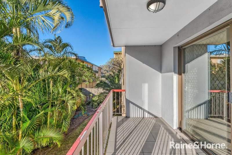 Photo - 3/20 Holland Street, Toowong QLD 4066 - Image 2