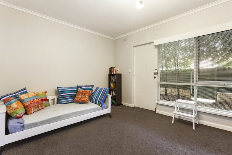 Photo - 3/20 Strathearn Avenue, Murrumbeena VIC 3163 - Image 2