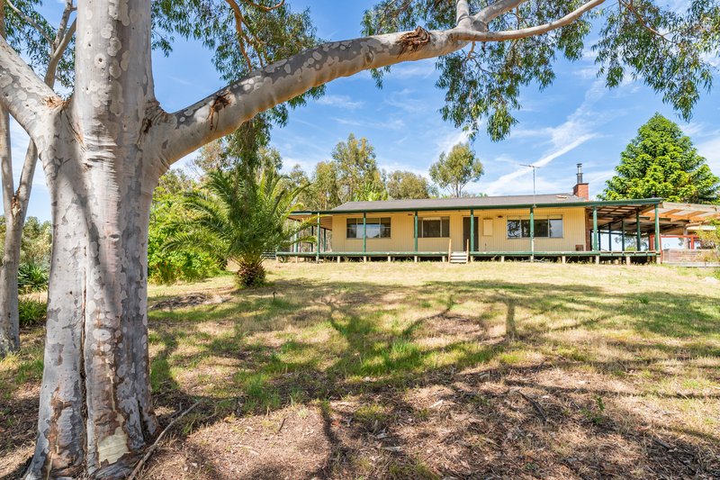 Photo - 320 Toveys Road, Chiltern VIC 3683 - Image 2