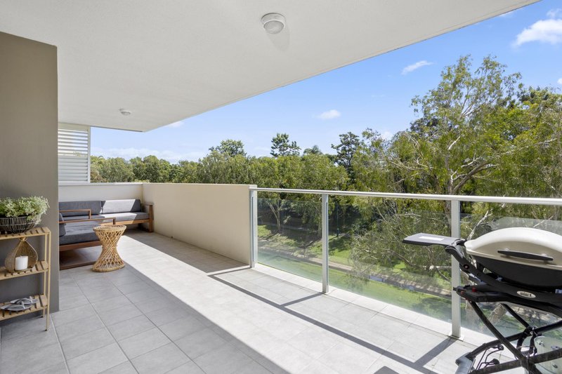 Photo - 3201/12-14 Executive Drive, Burleigh Waters QLD 4220 - Image 11