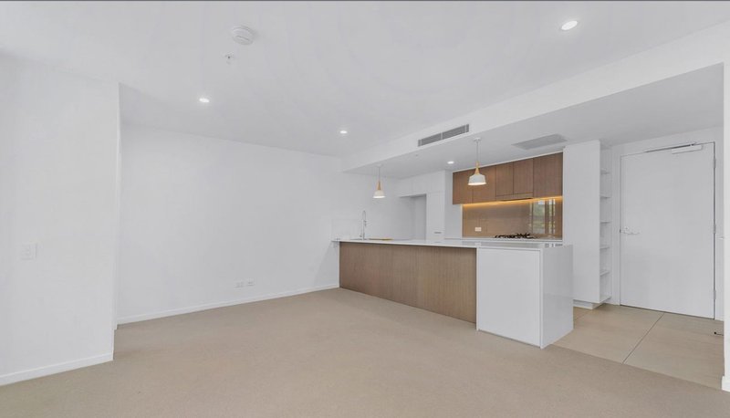 Photo - 3201/16 Aspinall Street, Nundah QLD 4012 - Image 12