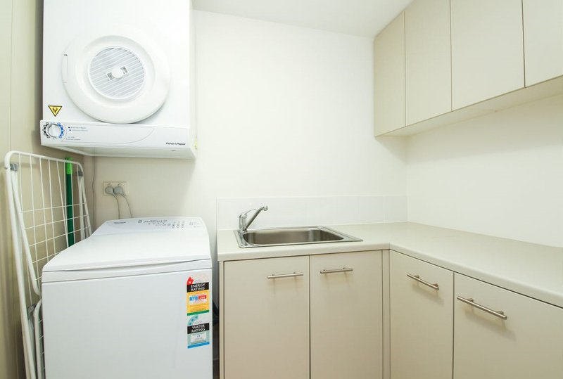 Photo - 3201/2 Activa Way, Hope Island QLD 4212 - Image 8