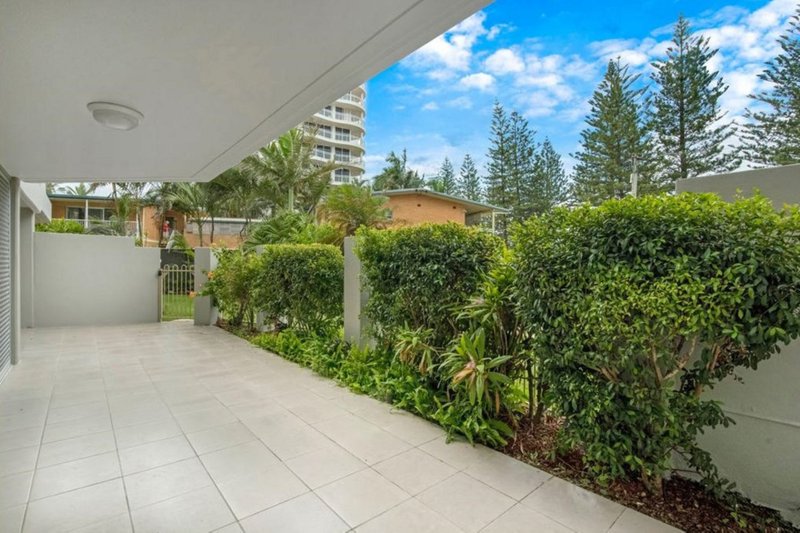 Photo - 3/202 The Esplanade, Burleigh Heads QLD 4220 - Image 10