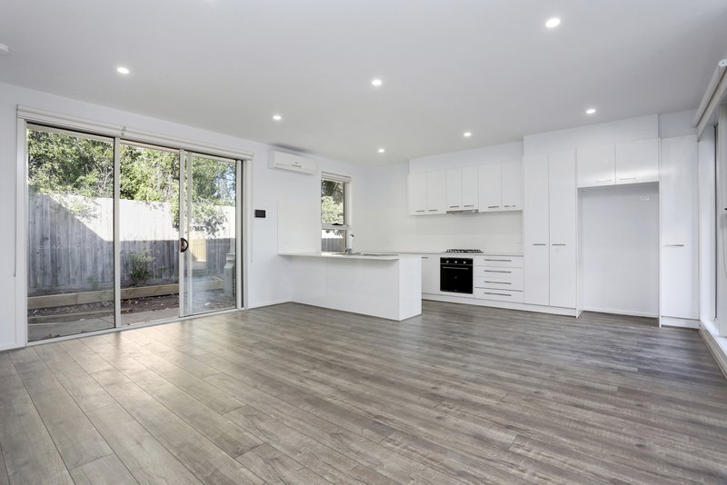 Photo - 3/202 West Street, Glenroy VIC 3046 - Image 3