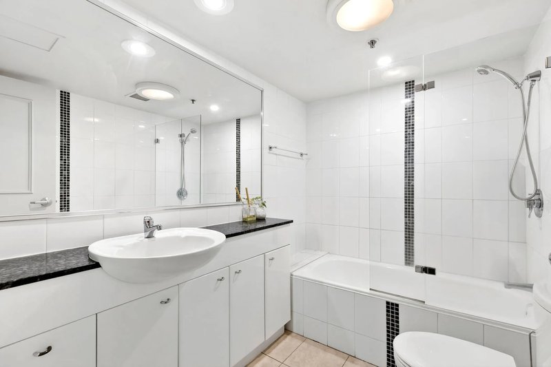 Photo - 3203/148 Elizabeth Street, Sydney NSW 2000 - Image 5