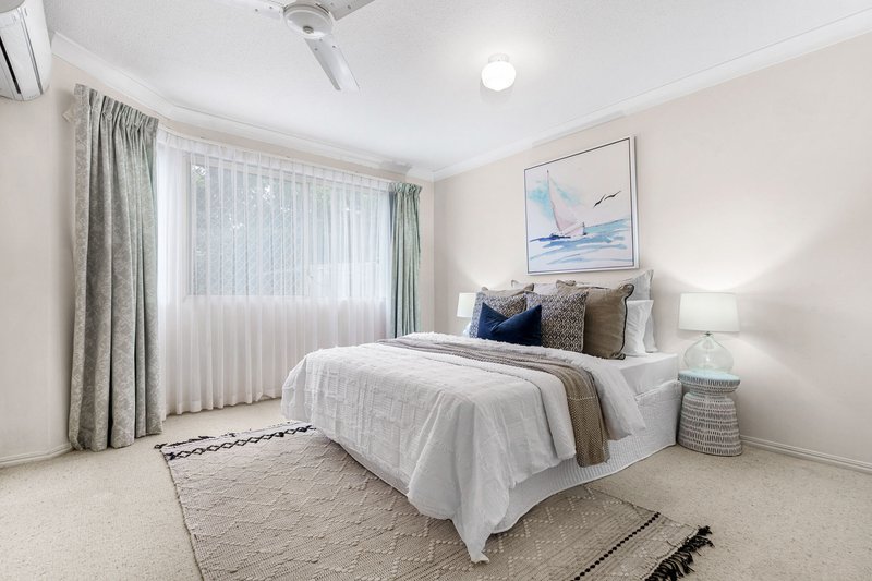 Photo - 3/2043 Wynnum Road, Wynnum West QLD 4178 - Image 4