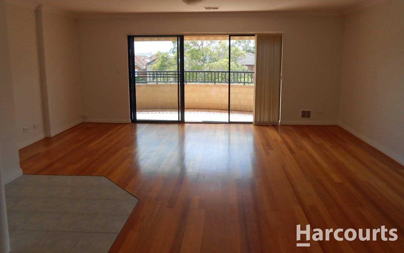 Photo - 3/205 Lakeside Drive, Joondalup WA 6027 - Image 4