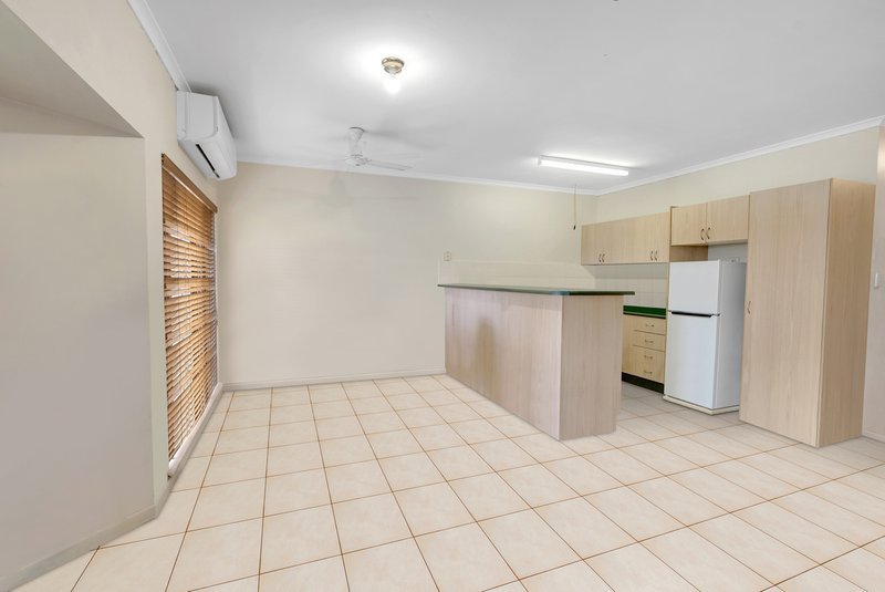 Photo - 3/205 Spence Street, Bungalow QLD 4870 - Image 4