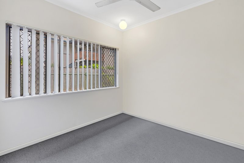 Photo - 3/205 Spence Street, Bungalow QLD 4870 - Image 6