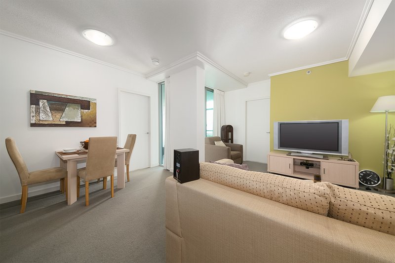 Photo - 3205/151 George Street, Brisbane City QLD 4000 - Image 6