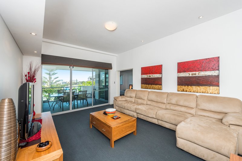 Photo - 3205/16 Dolphin Drive, Mandurah WA 6210 - Image 8