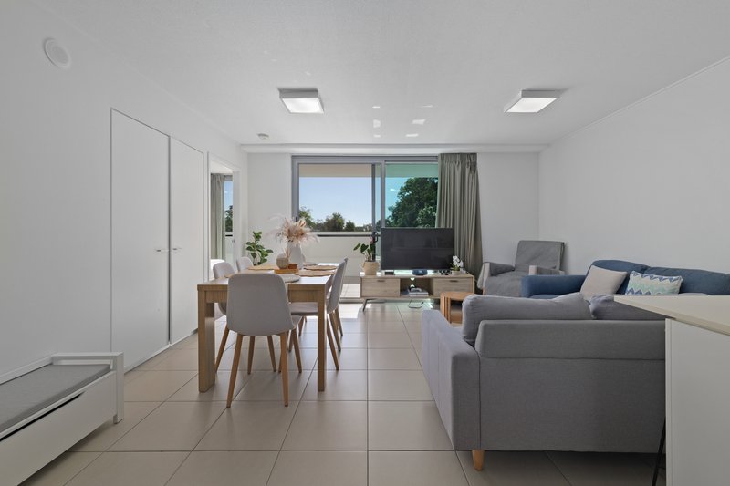 Photo - 3205/3 Emporio Place, Maroochydore QLD 4558 - Image 2