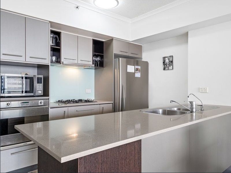 Photo - 3206/79 Albert Street, Brisbane City QLD 4000 - Image 3