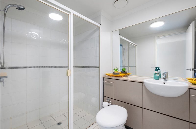 Photo - 3206/79 Albert Street, Brisbane City QLD 4000 - Image 7