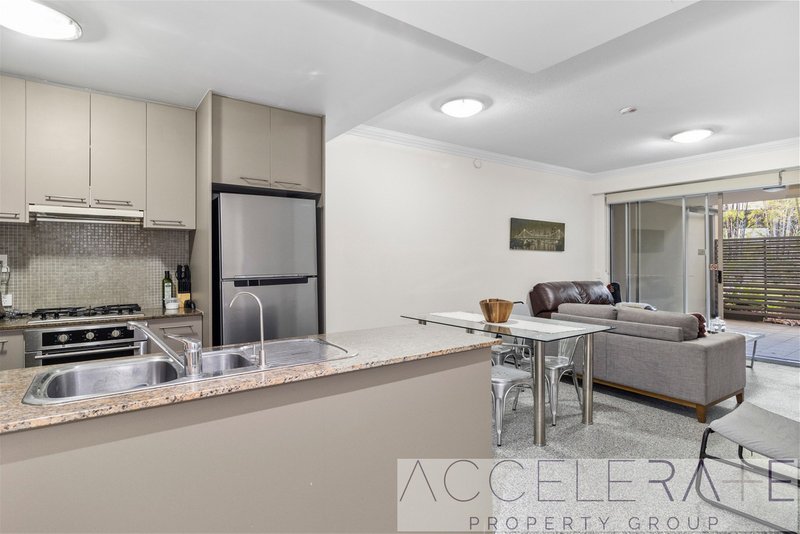 Photo - 3207/141 Campbell Street, Bowen Hills QLD 4006 - Image 5