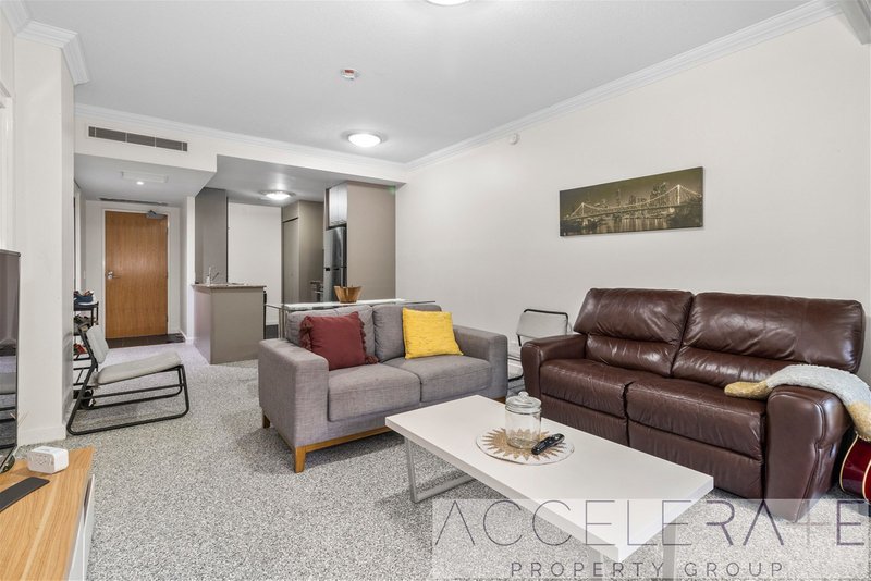 Photo - 3207/141 Campbell Street, Bowen Hills QLD 4006 - Image 8