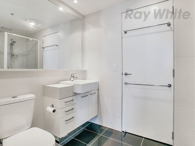 Photo - 3207/241 City Road, Southbank VIC 3006 - Image 6