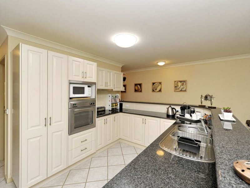 Photo - 3/21-23 Magnus Street, Nelson Bay NSW 2315 - Image 3