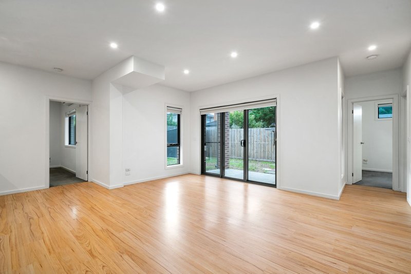 Photo - 3/21 Coane Street, Oakleigh East VIC 3166 - Image 2