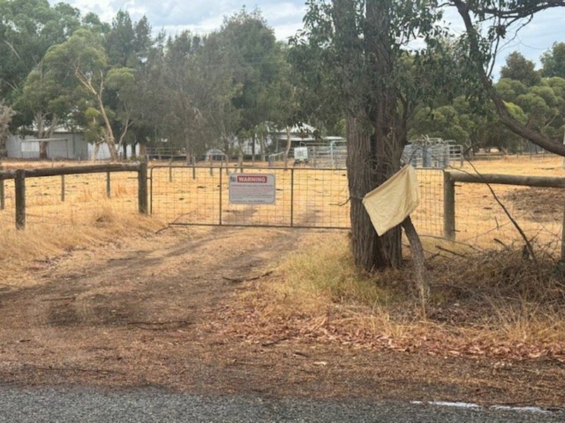 Photo - 321 Lightbody Road, Mardella WA 6125 - Image 2