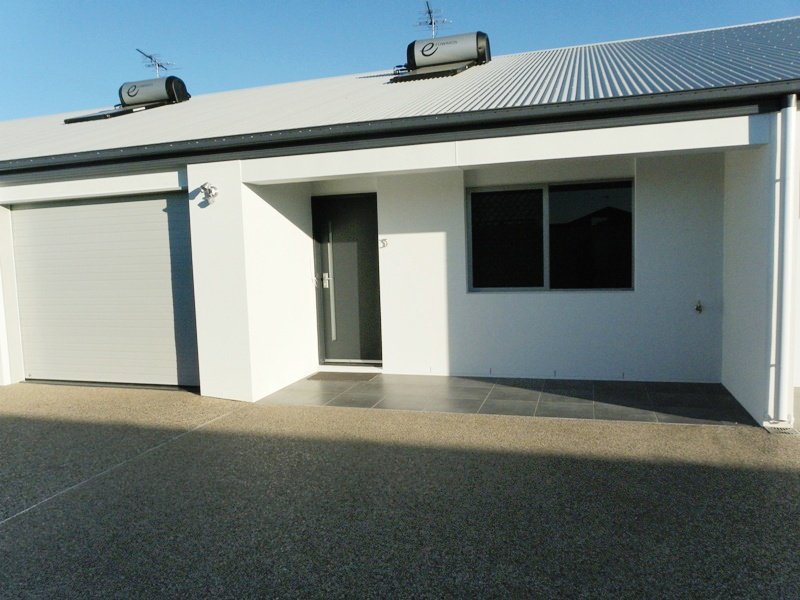 Photo - 3/21 Moriarty Street, Emerald QLD 4720 - Image 1