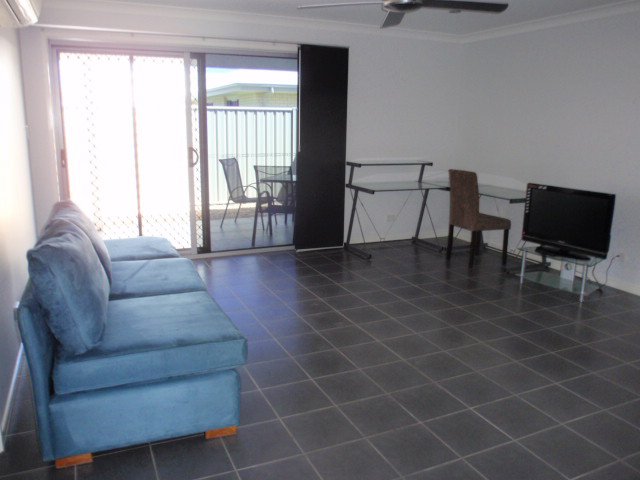 Photo - 3/21 Moriarty Street, Emerald QLD 4720 - Image 2
