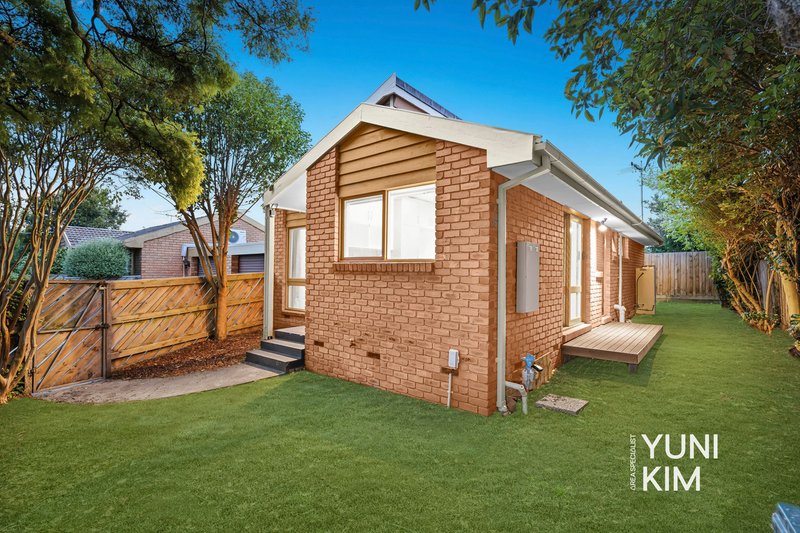 Photo - 3/21 Quaintance Street, Mount Waverley VIC 3149 - Image 3