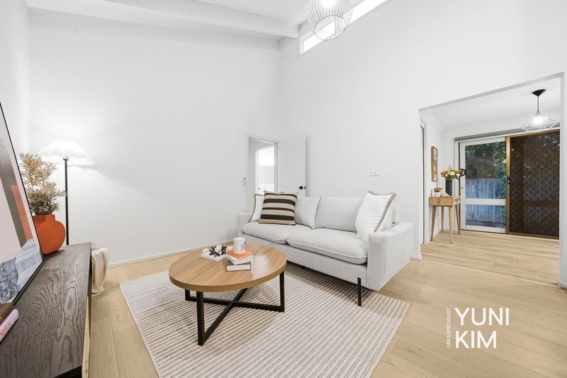 Photo - 3/21 Quaintance Street, Mount Waverley VIC 3149 - Image 8