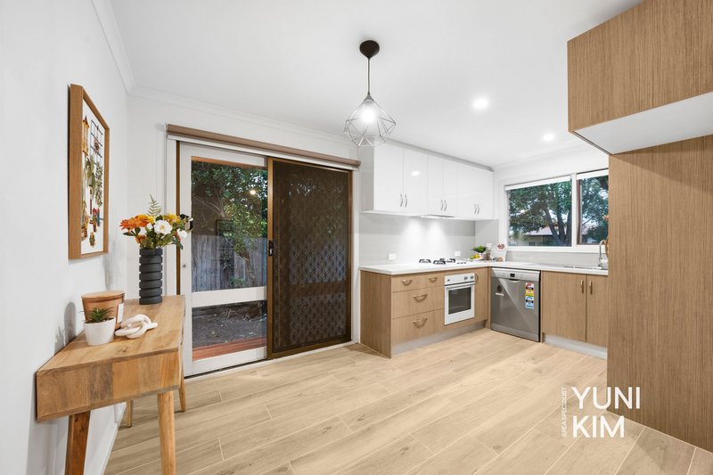 Photo - 3/21 Quaintance Street, Mount Waverley VIC 3149 - Image 10