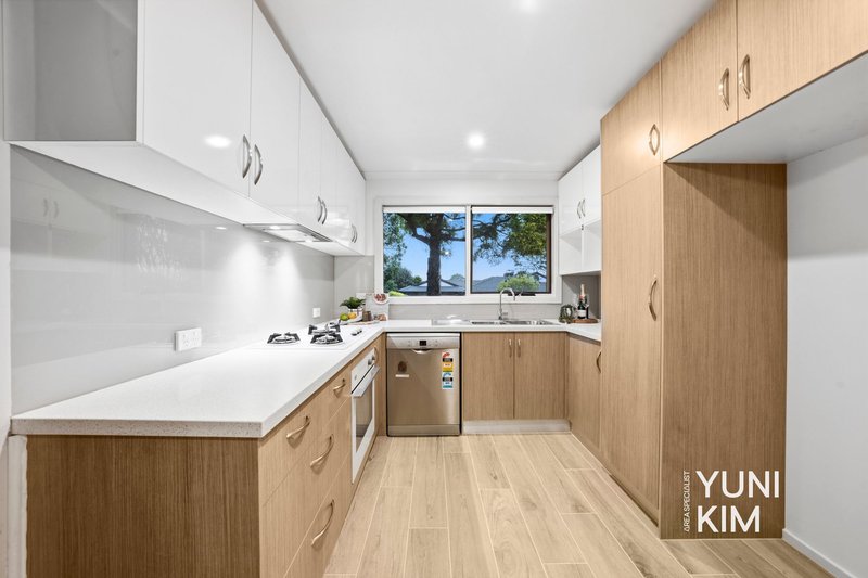 Photo - 3/21 Quaintance Street, Mount Waverley VIC 3149 - Image 12