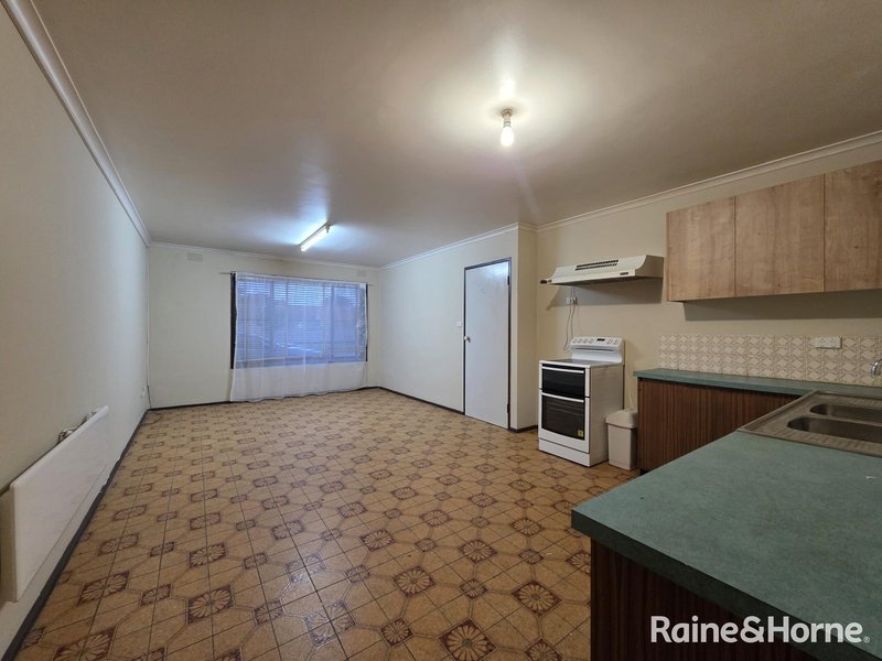 Photo - 3/21 St Albans Road, St Albans VIC 3021 - Image 2