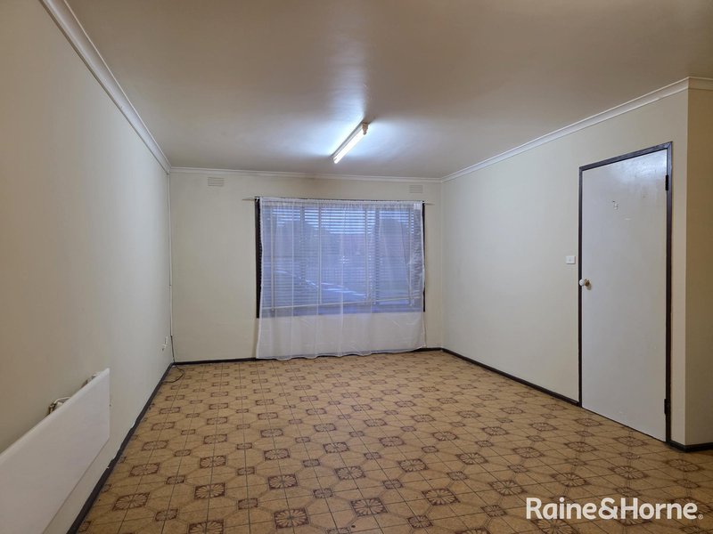 Photo - 3/21 St Albans Road, St Albans VIC 3021 - Image 4
