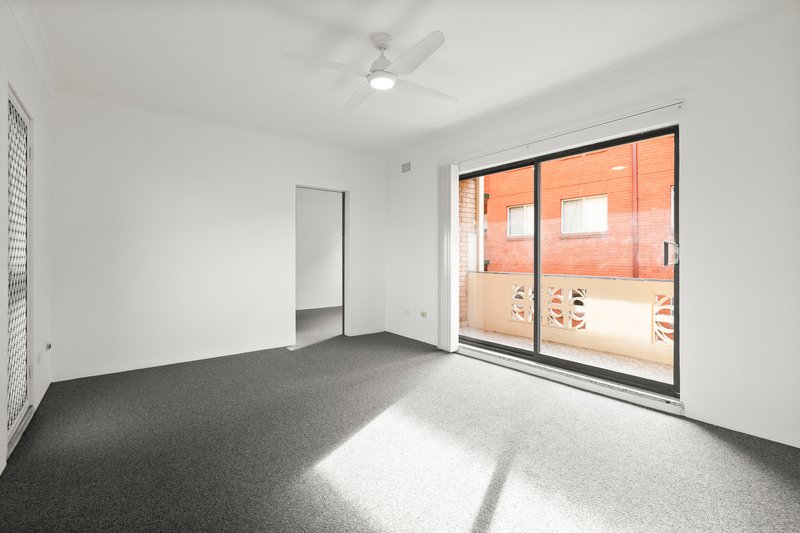 Photo - 3/21 Victoria Avenue, Penshurst NSW 2222 - Image 2