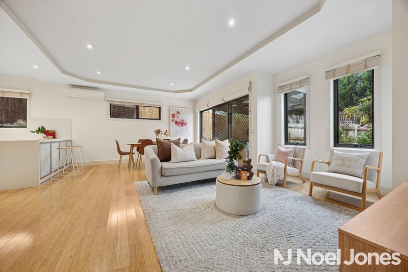 Photo - 3/21 Westfield Drive, Doncaster VIC 3108 - Image 2