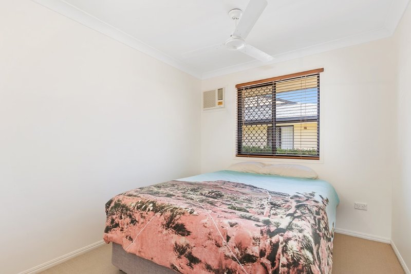 Photo - 3/210 William Street, Allenstown QLD 4700 - Image 5