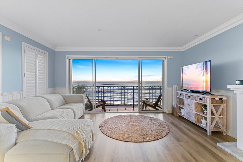 Photo - 3/211 Jefferson Lane, Palm Beach QLD 4221 - Image 4