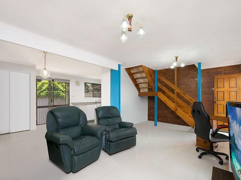 Photo - 32/127 Barbaralla Drive, Springwood QLD 4127 - Image 4