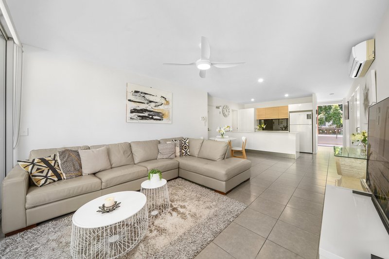 Photo - 3213/1-7 Waterford Court, Bundall QLD 4217 - Image 5